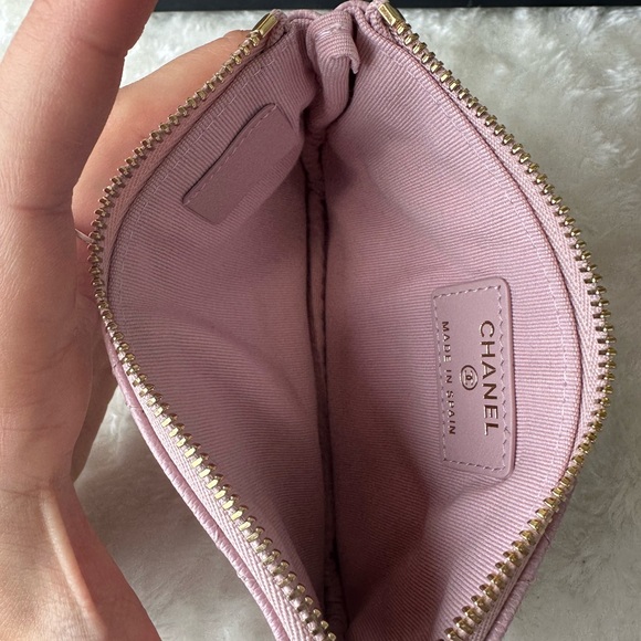 Chanel pouch - Picture 5 of 8